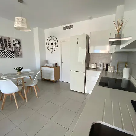 Ii - Sea & Pool View Apartment