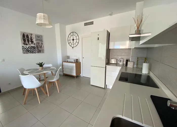 Ii - Sea & Pool View Apartment